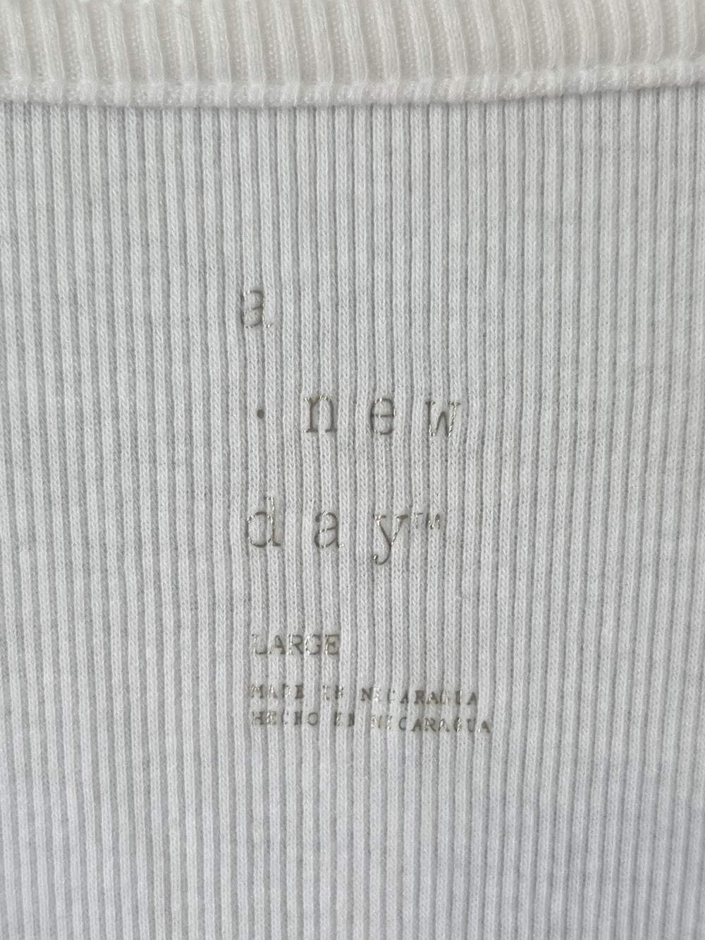 a new day White Scoop Neck Long-Sleeve Tee Lightweight Base Layer Size L - Picture 2 of 8